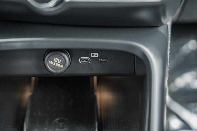 Used 2024 Volvo XC40 B5 Plus w/ Protection Package Premier image 25