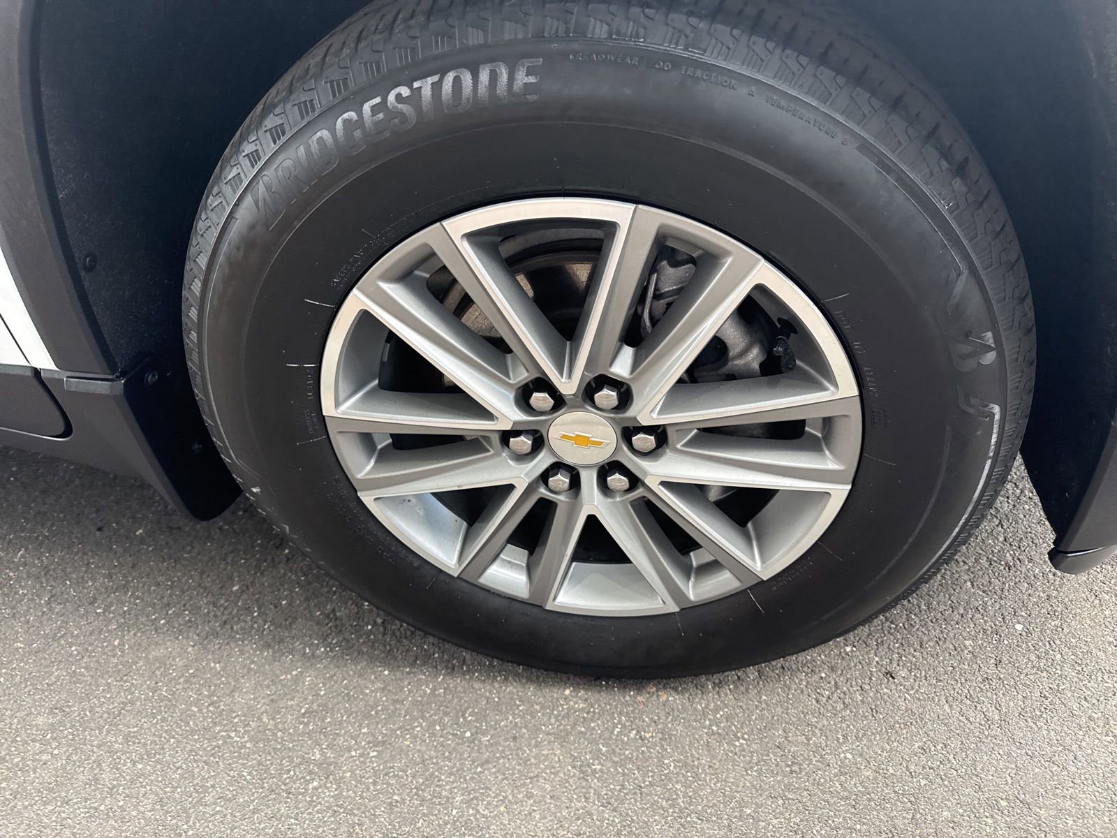 Used 2023 Chevrolet Traverse LT w/ LPO, Floor Liner Package image 12