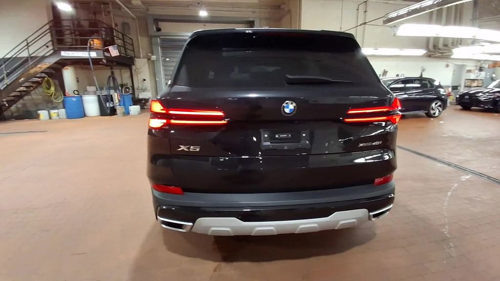 Used 2025 BMW X5 xDrive40i w/ Premium Package image 7
