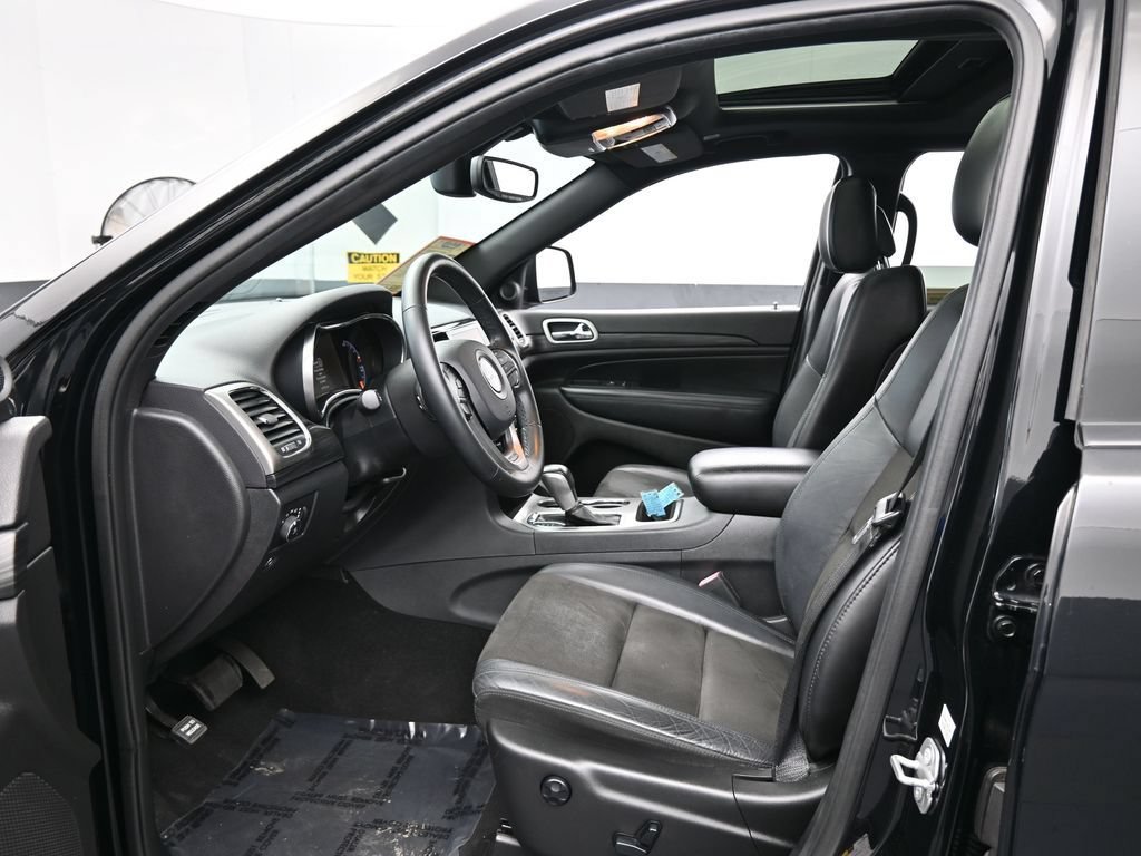 Used 2020 Jeep Grand Cherokee Altitude RWD image 12