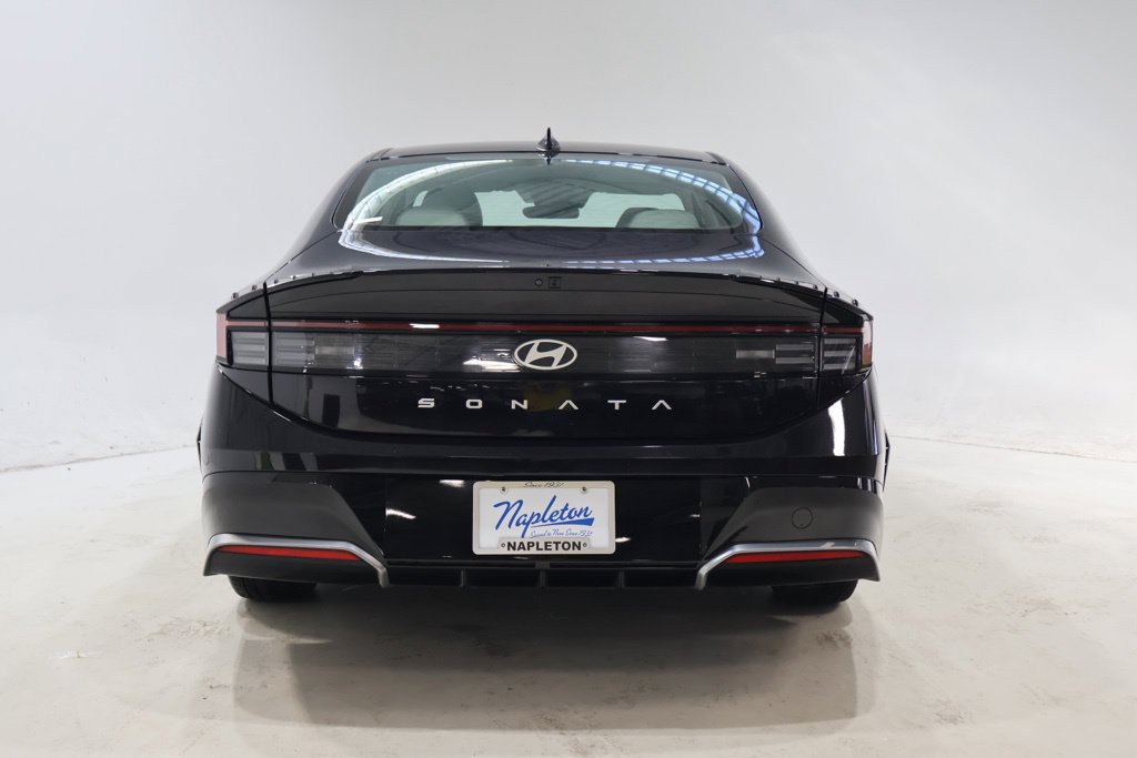 Used 2025 Hyundai Sonata SEL FWD image 6
