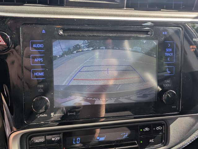 Used 2017 Toyota Corolla SE w/ SE Premium Package FWD image 13