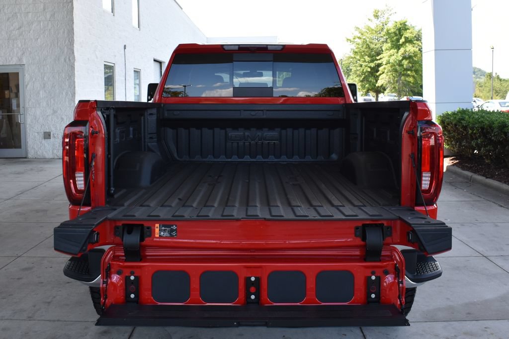 Used 2022 GMC Sierra 2500 SLT w/ SLT Premium Package AWD/4WD image 12