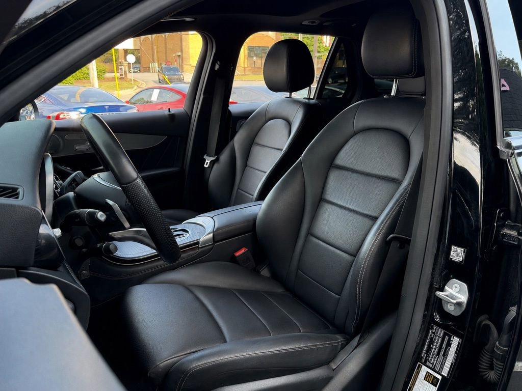 Used 2019 Mercedes-Benz GLC 300 4MATIC image 26