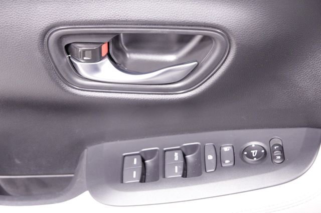 Certified 2025 Honda HR-V LX image 23