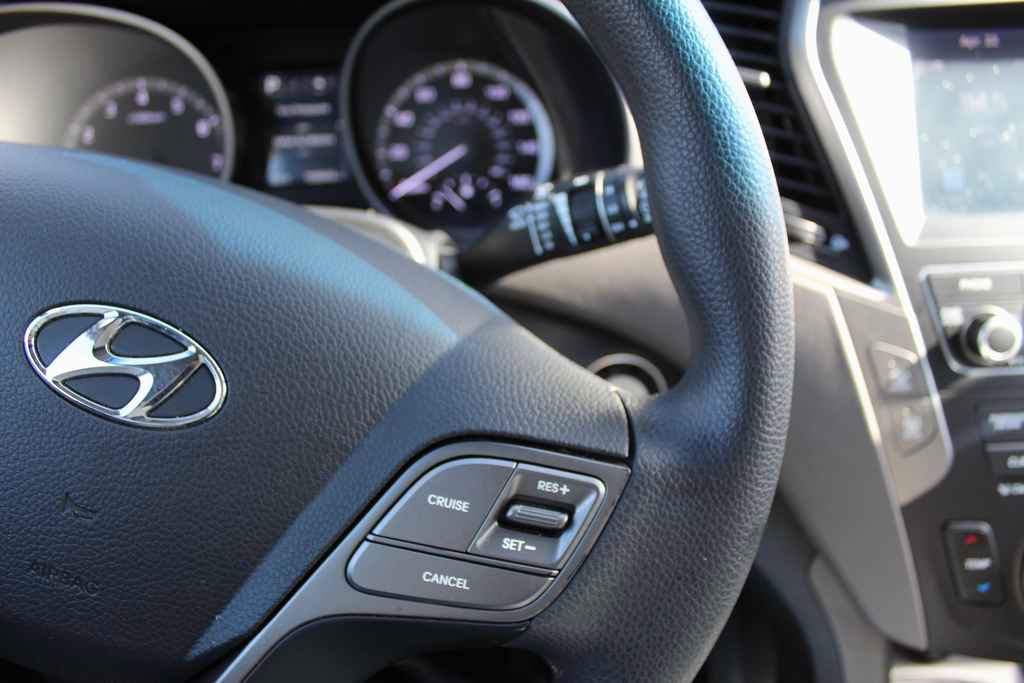 Used 2017 Hyundai Santa Fe Sport w/ 2.4L Value Package 06 FWD image 19