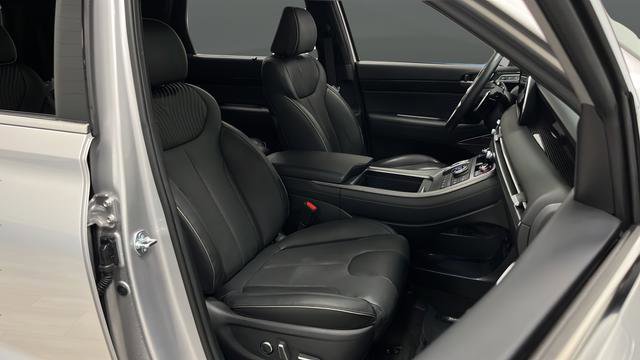Used 2025 Hyundai Palisade Calligraphy image 25