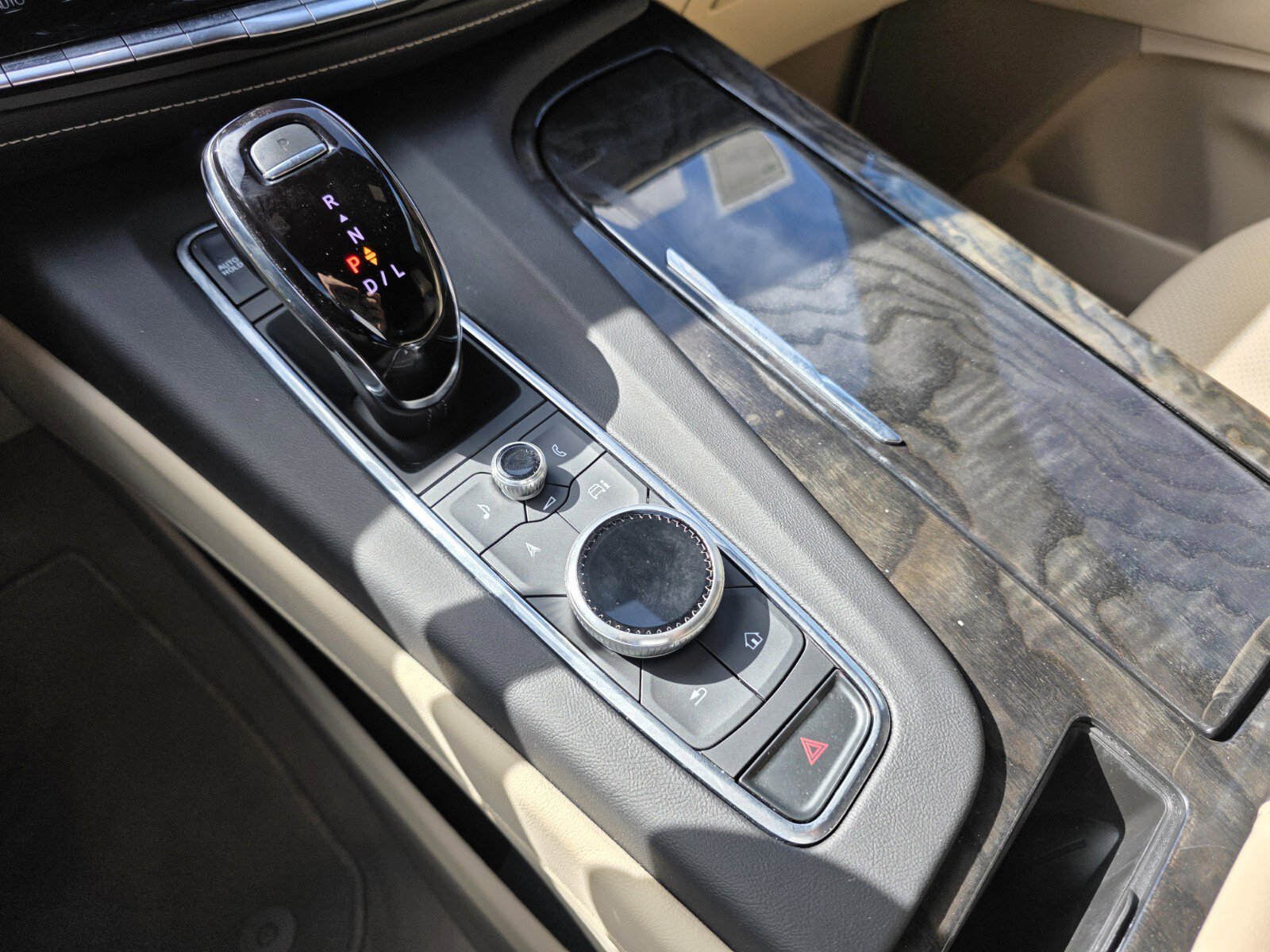 Used 2023 Cadillac Escalade Premium Luxury image 17