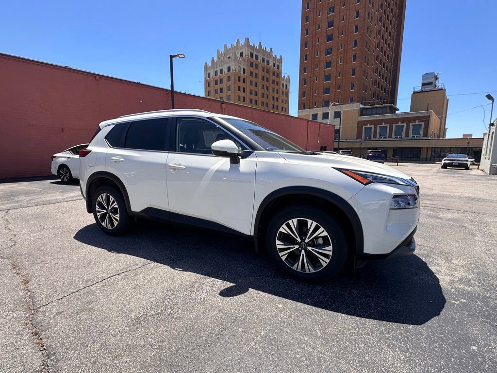 Certified 2022 Nissan Rogue SV w/ SV Premium Package FWD image 7