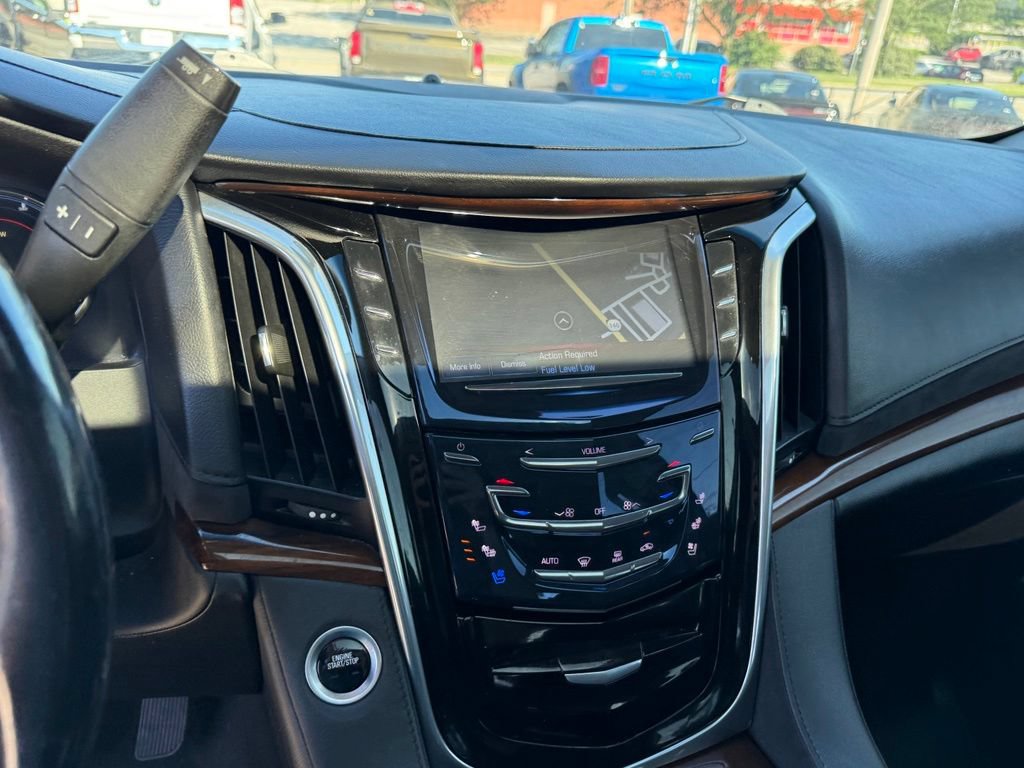 Used 2019 Cadillac Escalade Luxury AWD/4WD image 19