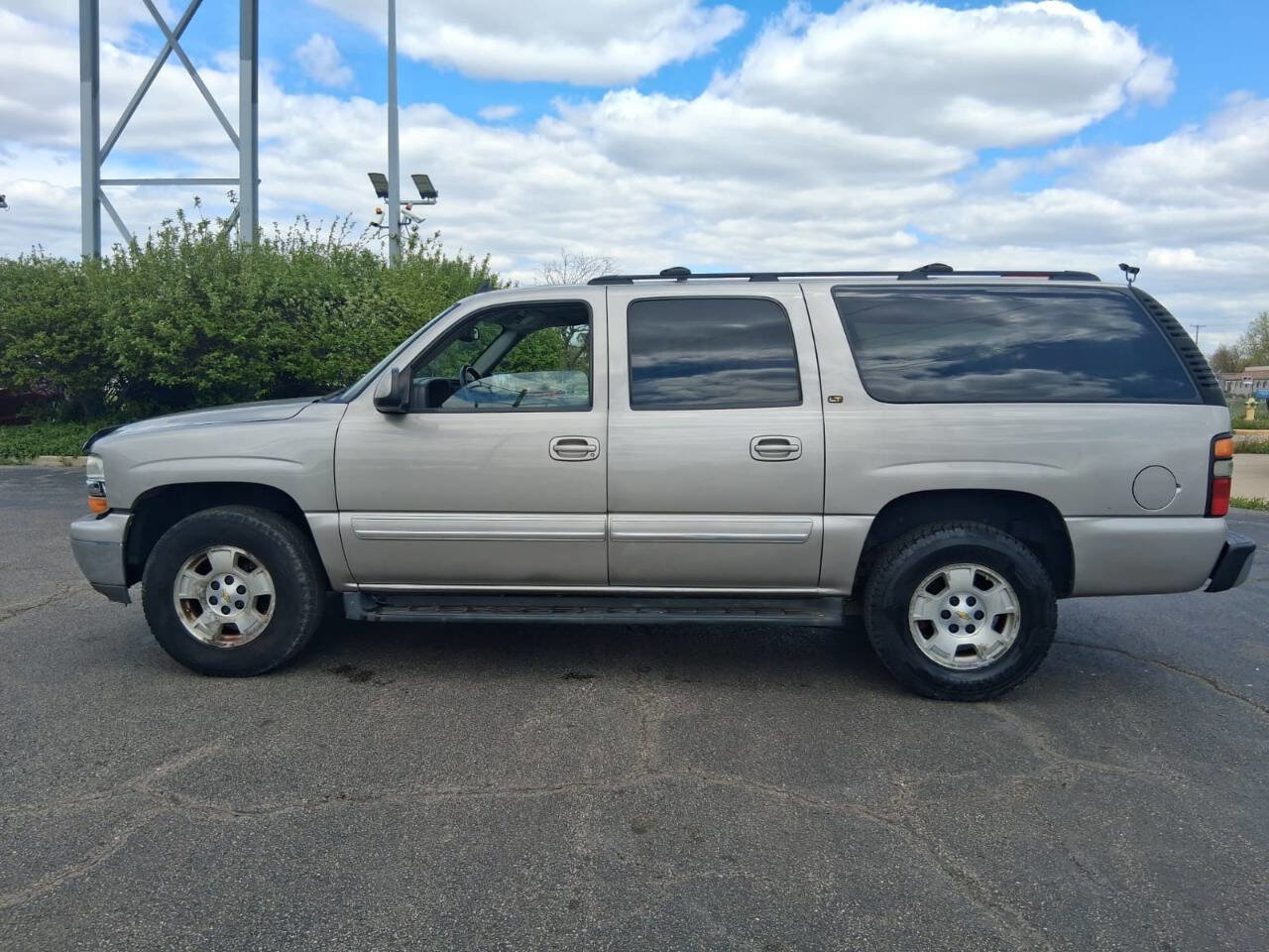 Used 2006 Chevrolet Suburban LT w/ Preferred Equipment Group AWD/4WD image 4
