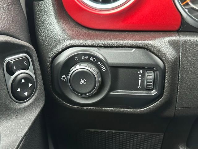 Used 2023 Jeep Wrangler Unlimited Rubicon w/ Cold Weather Group image 19