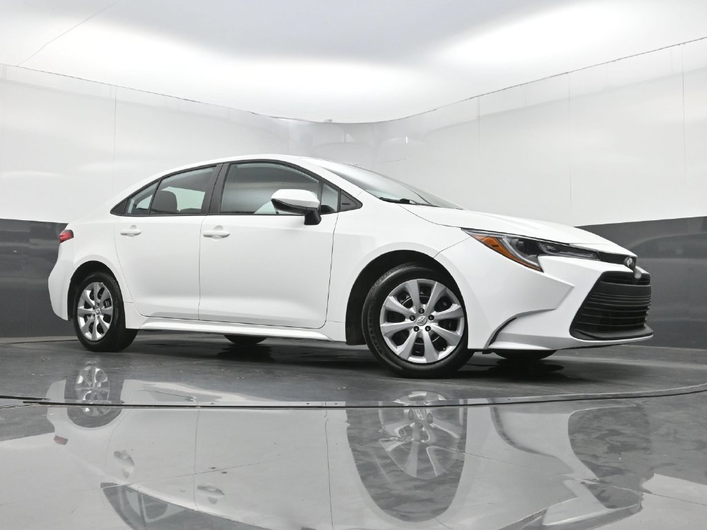 Used 2023 Toyota Corolla LE FWD image 23