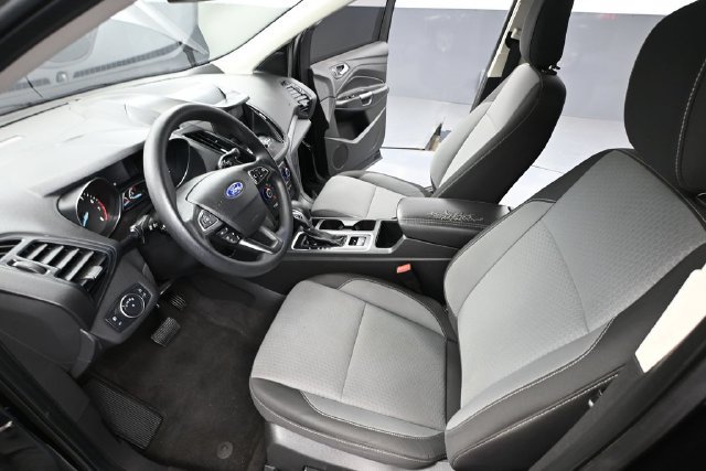 Used 2019 Ford Escape SE FWD image 16