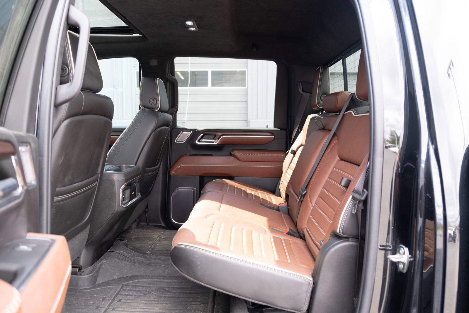 Used 2024 GMC Sierra 3500 Denali Ultimate AWD/4WD image 16