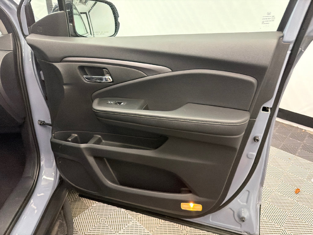 Used 2023 Honda Ridgeline RTL-E image 16