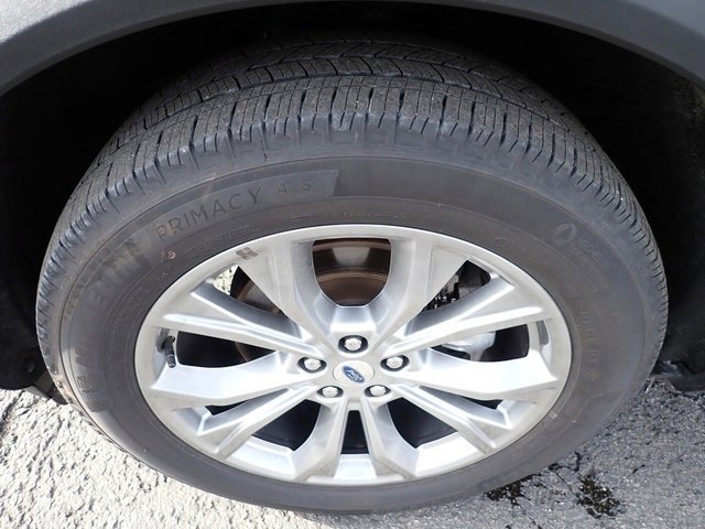 Certified 2022 Ford Explorer Limited w/ Equipment Group 301A image 12