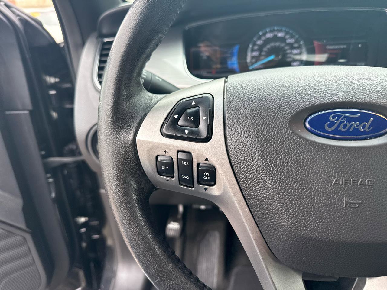 Used 2015 Ford Taurus SEL w/ Equipment Group 201A AWD/4WD image 16