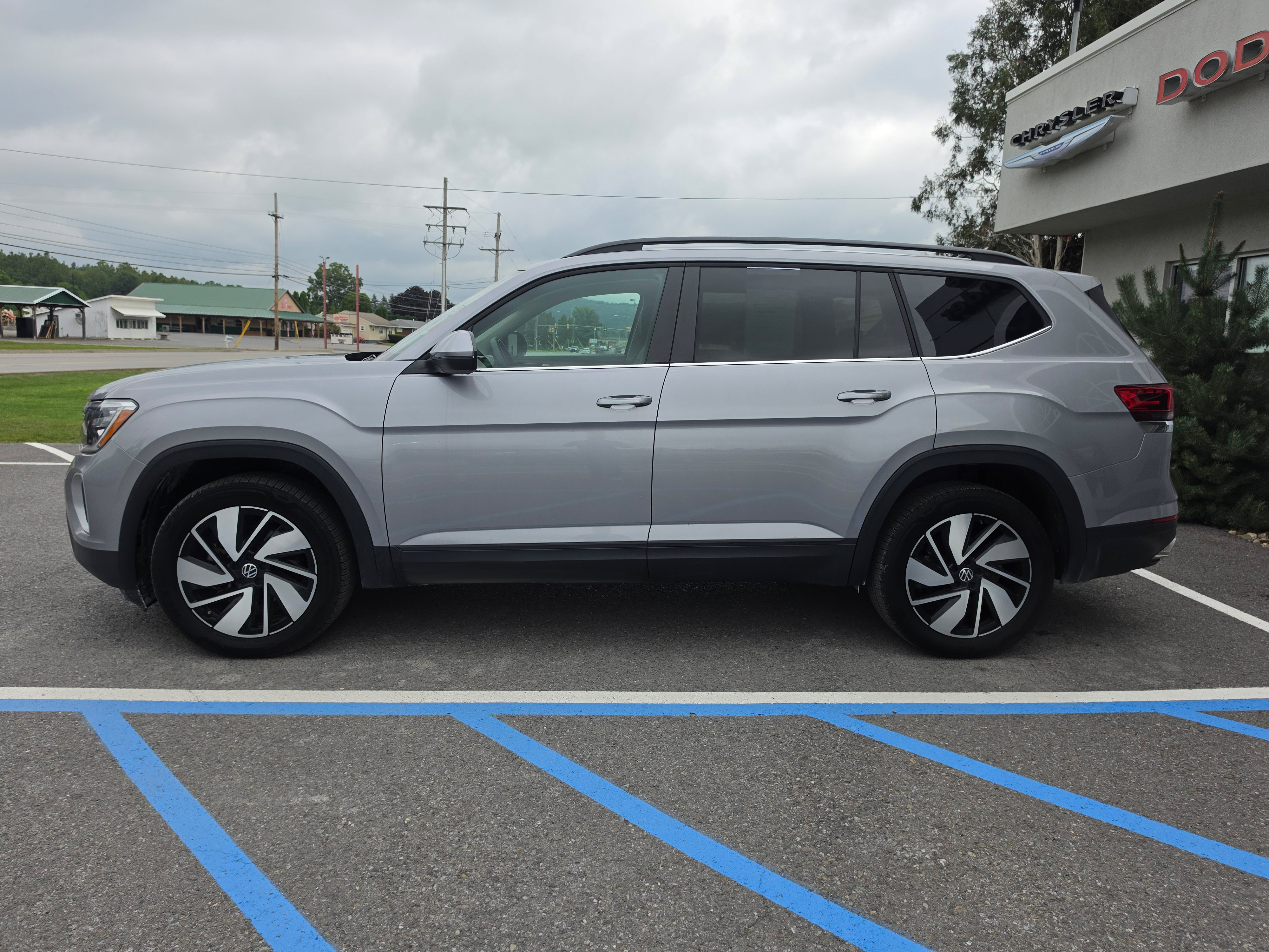Used 2026 Volkswagen Atlas SE AWD/4WD image 7