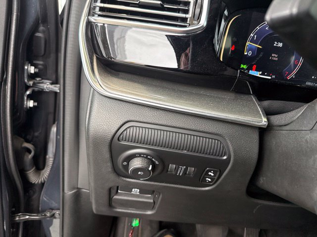 Used 2022 Jeep Wagoneer Series III AWD/4WD image 32