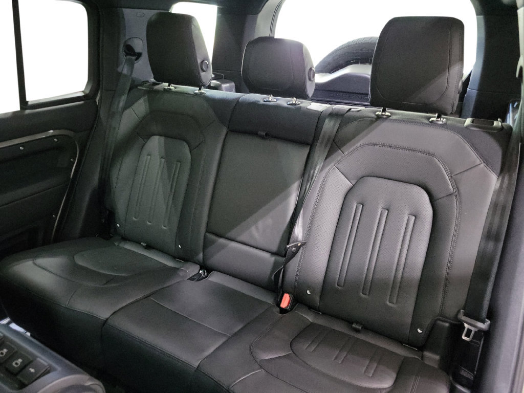Certified 2024 Land Rover Defender 110 X AWD/4WD image 22