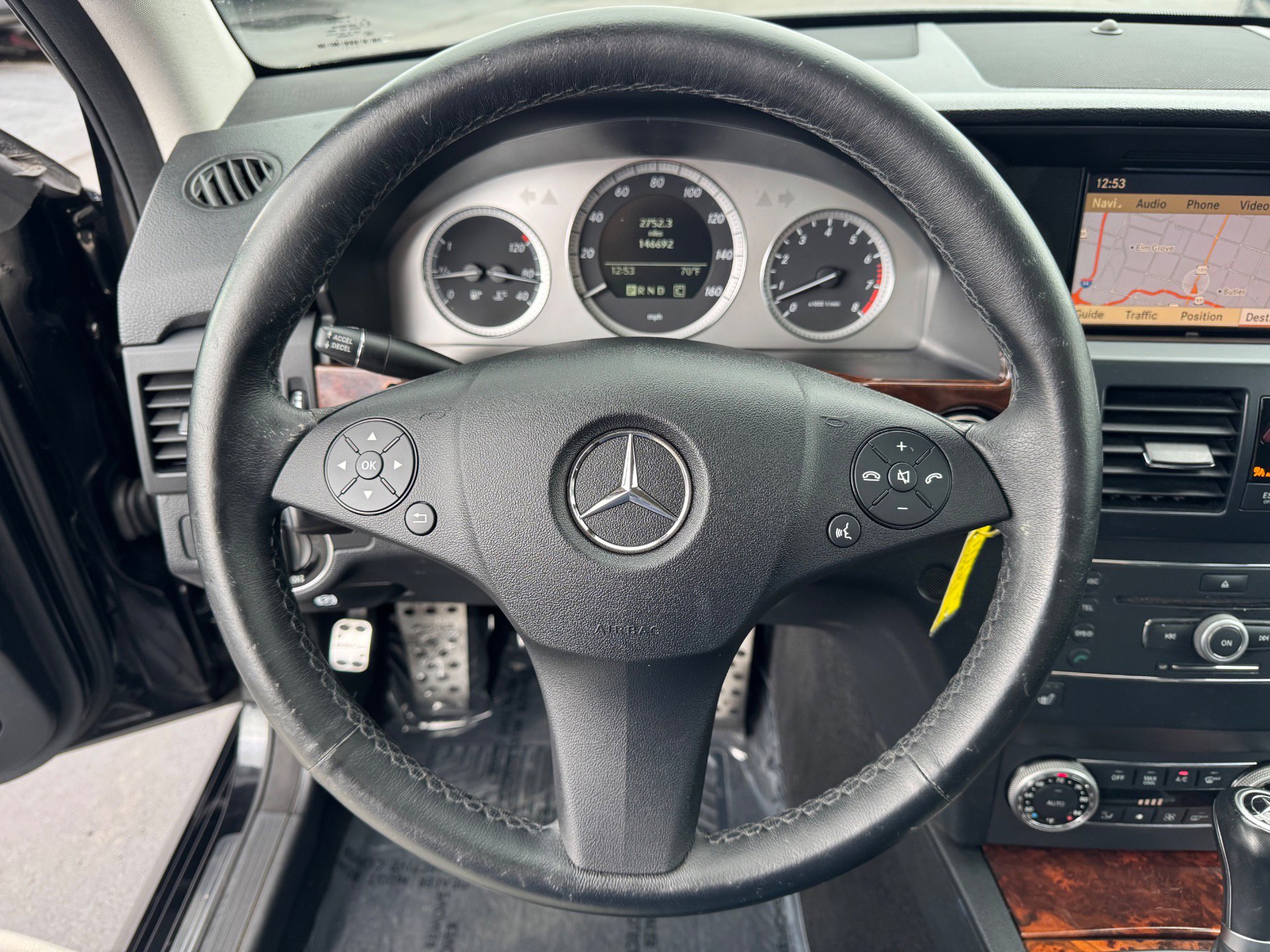 Used 2010 Mercedes-Benz GLK 350 4MATIC image 17