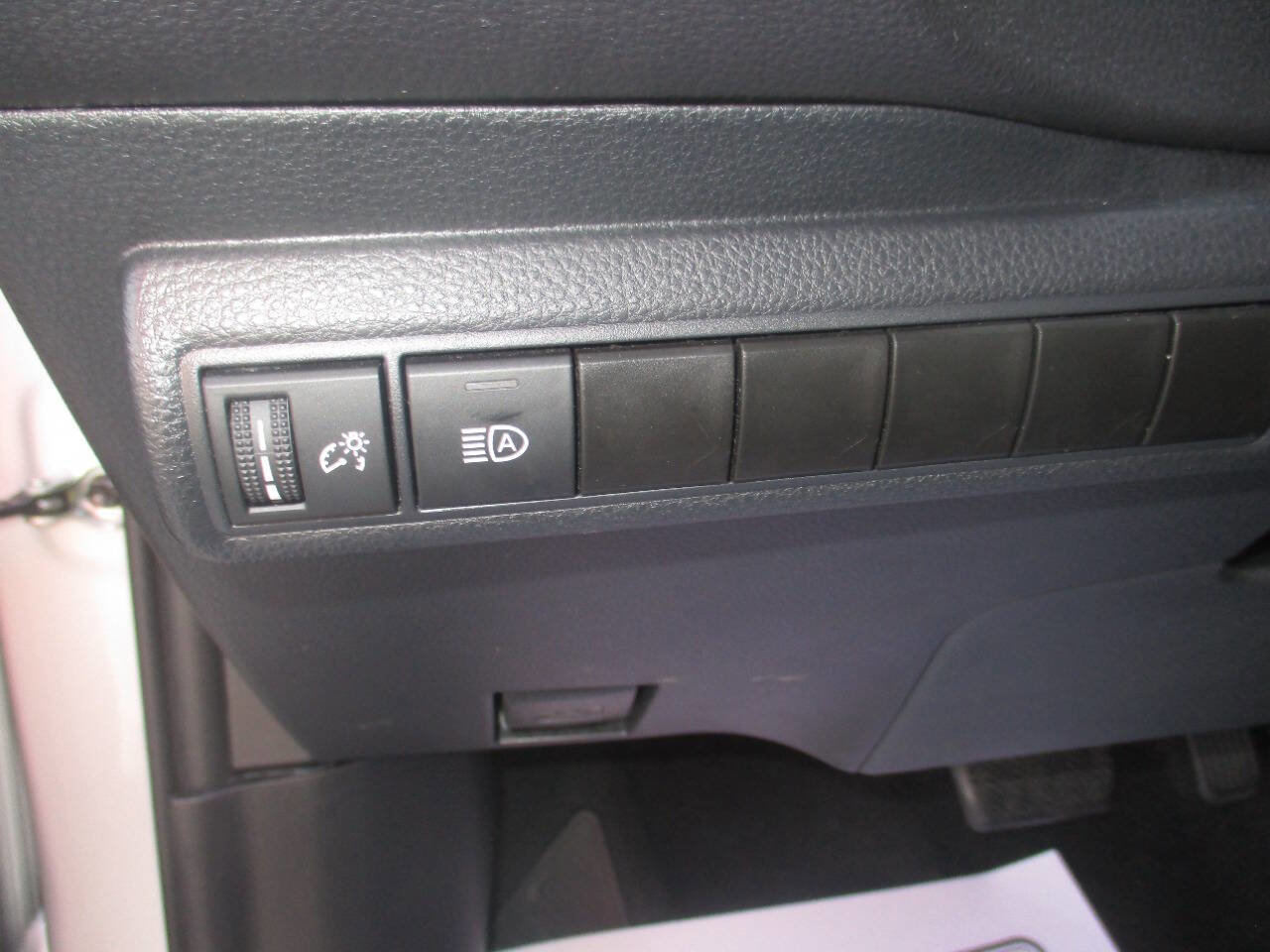Used 2024 Toyota Corolla LE image 14