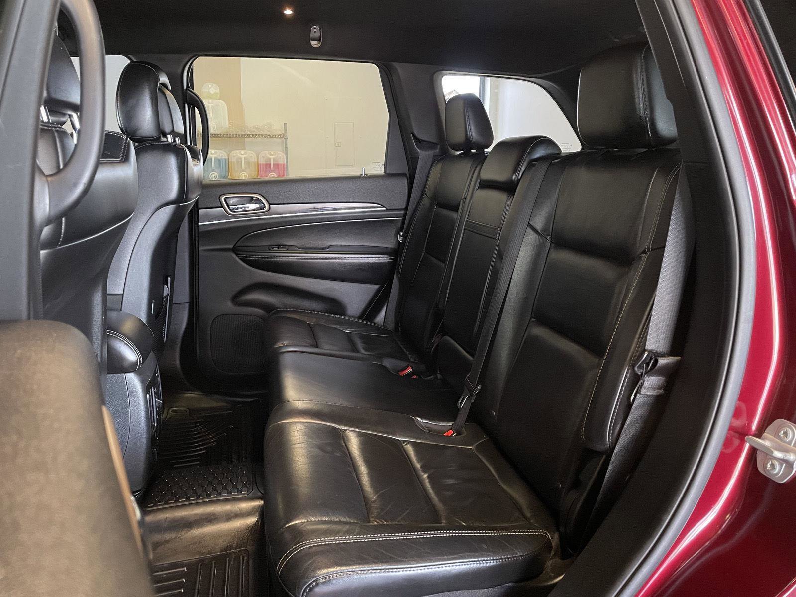 Used 2017 Jeep Grand Cherokee Limited image 26