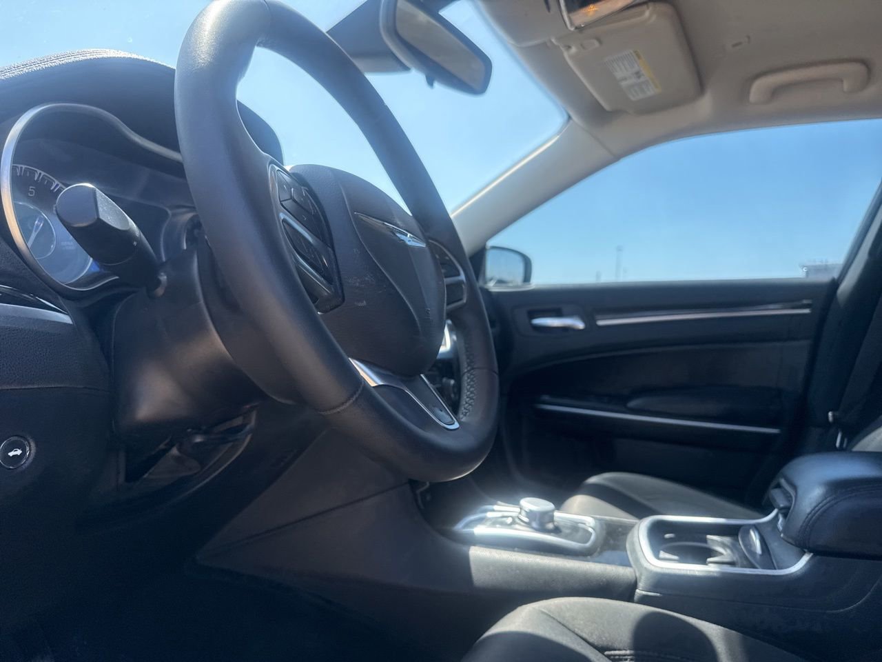 Used 2023 Chrysler 300 Touring image 34