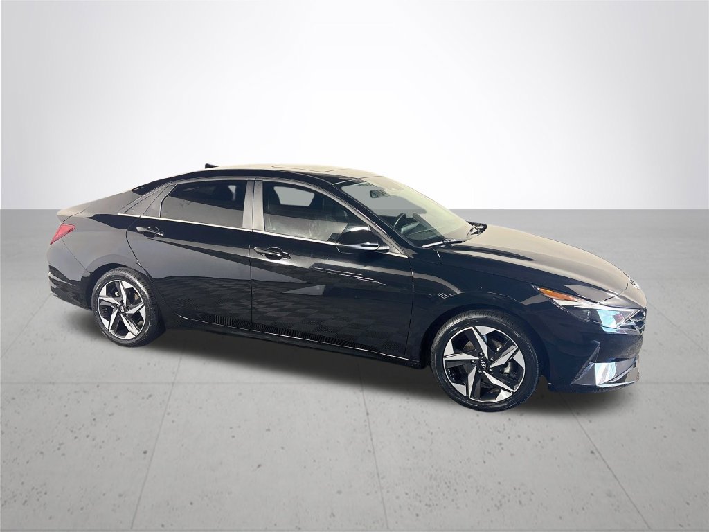 Used 2023 Hyundai Elantra Limited FWD image 4