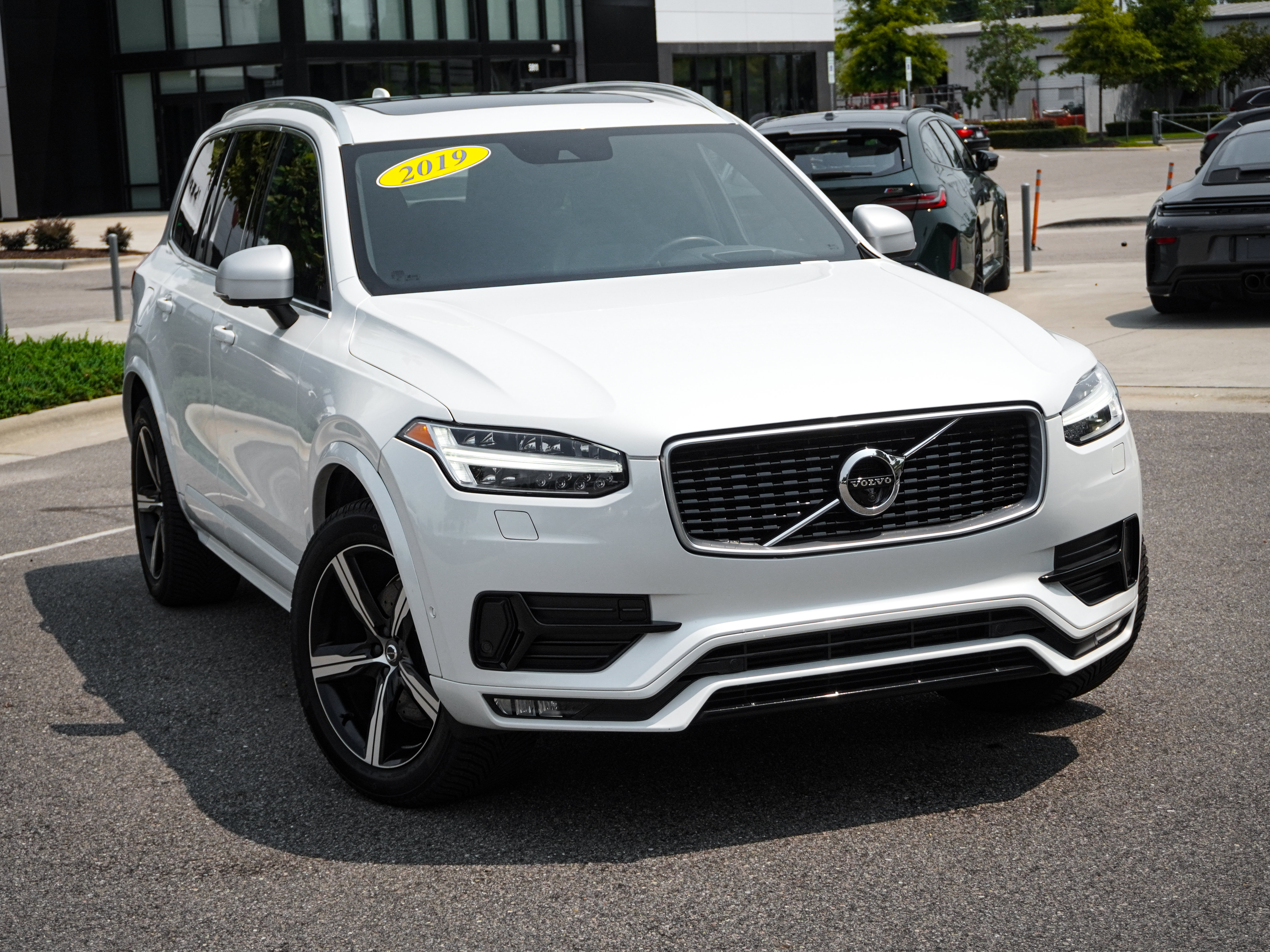 Used 2019 Volvo XC90 T6 R-Design w/ Advanced Package AWD/4WD image 2