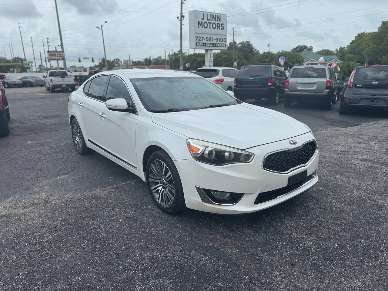 Used 2014 Kia Cadenza Premium FWD image 2