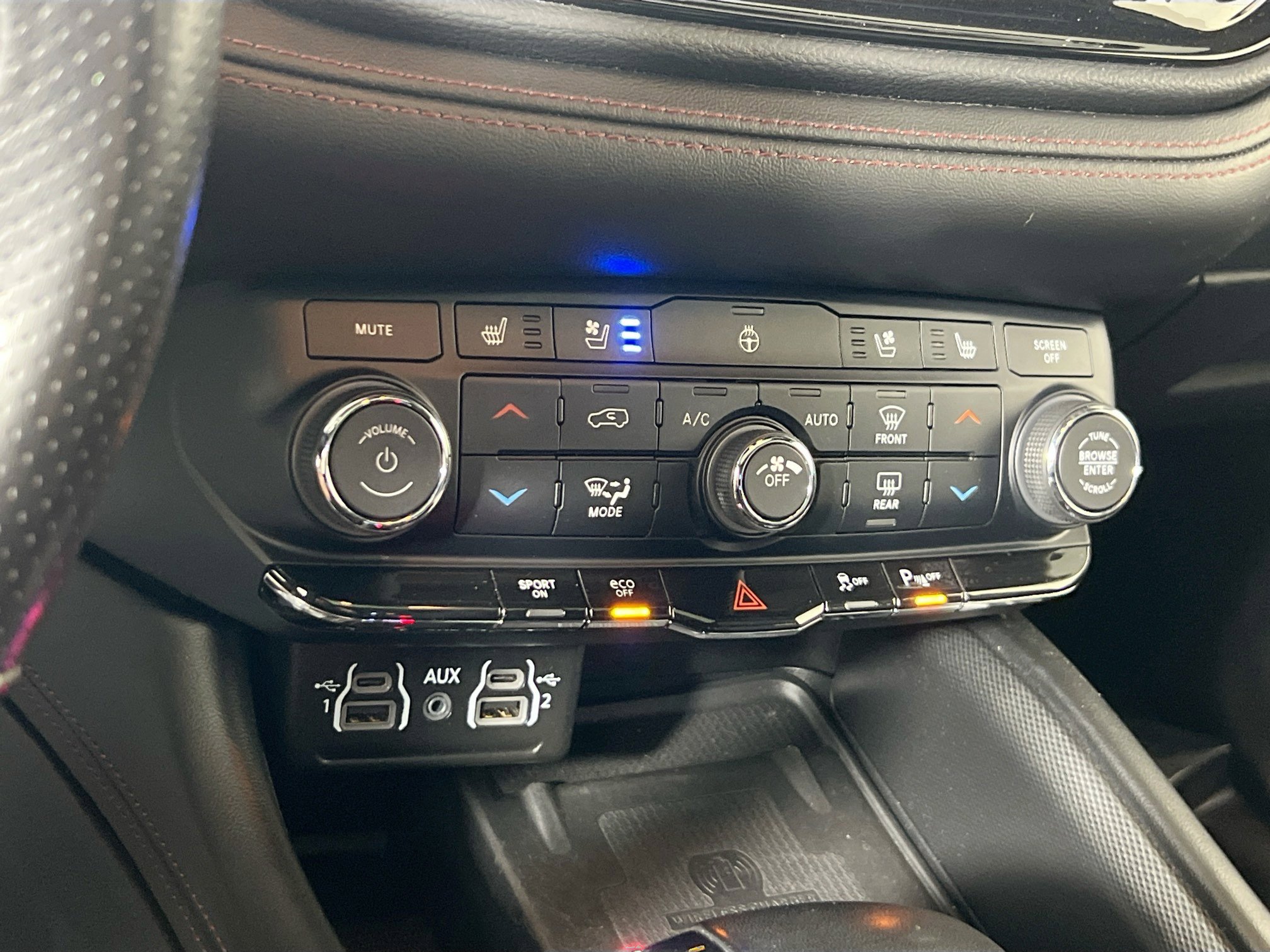 Used 2022 Dodge Durango R/T w/ Blacktop Package image 16