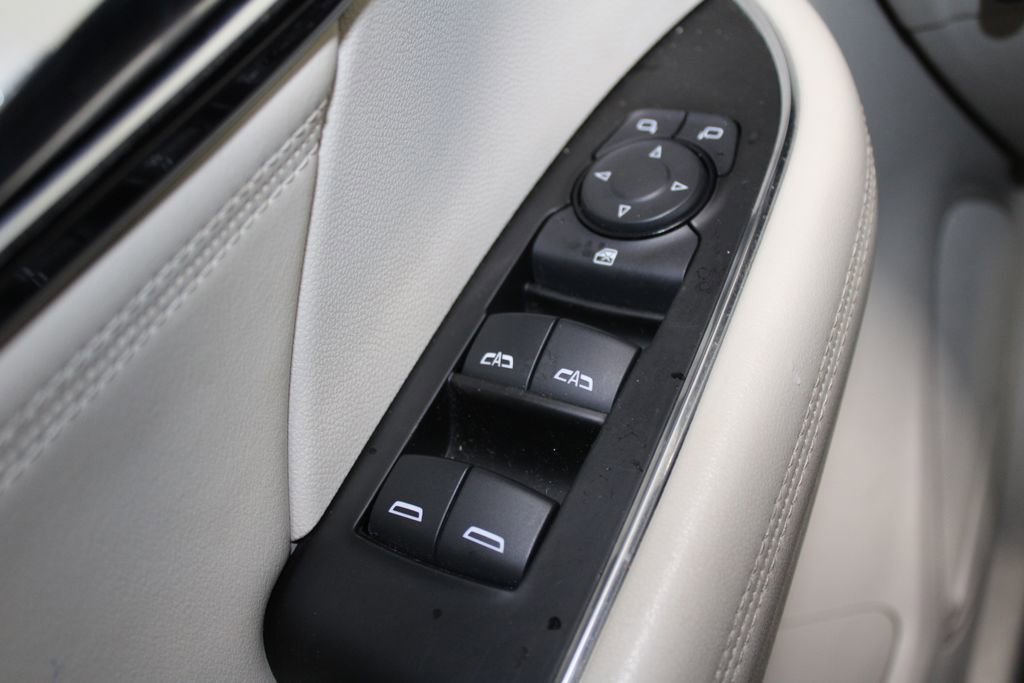 Used 2023 Buick Envision Preferred image 18