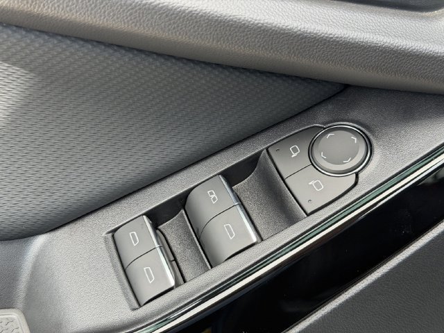 New 2027 Chevrolet Equinox RS w/ Safety and Technology Package FWD image 20