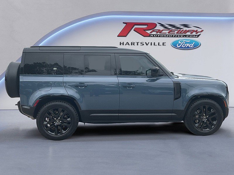 Used 2024 Land Rover Defender 110 X-Dynamic SE AWD/4WD image 17