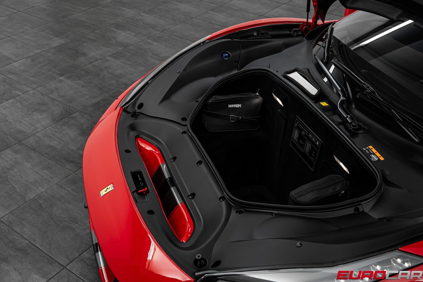 Used 2019 Ferrari 488 Pista Coupe RWD image 10