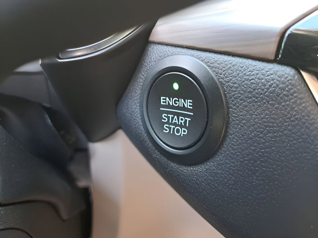 Used 2020 Ford Escape Titanium image 29