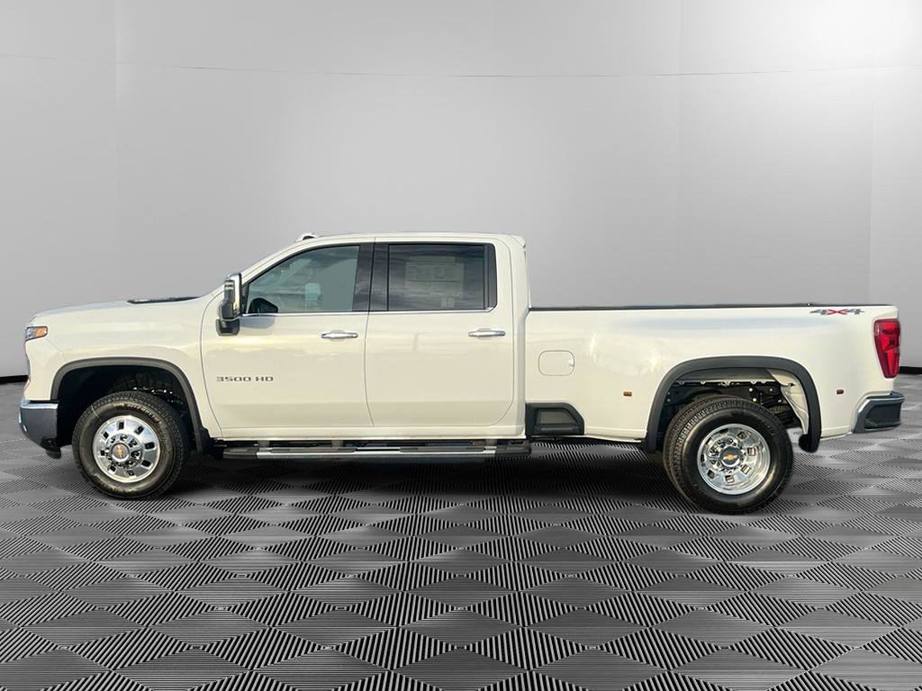 New 2026 Chevrolet Silverado 3500 LTZ image 2