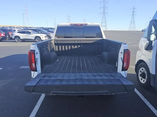 Used 2022 GMC Sierra 1500 AT4 w/ AT4 Premium Package AWD/4WD image 9