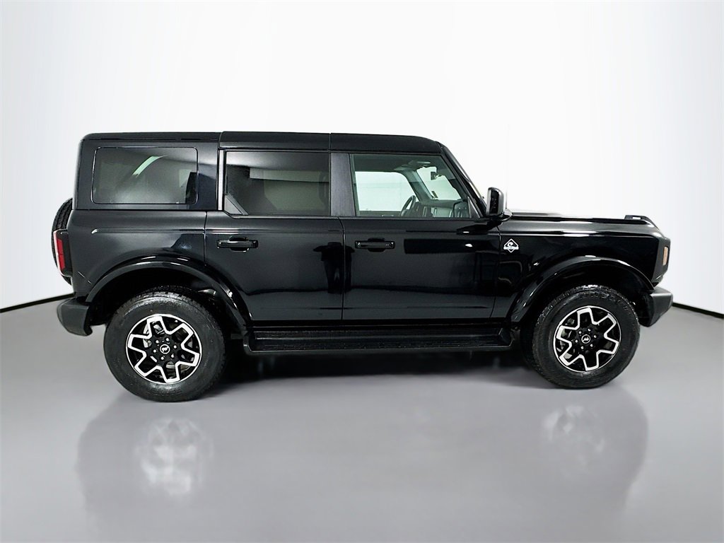 Used 2025 Ford Bronco Outer Banks image 9