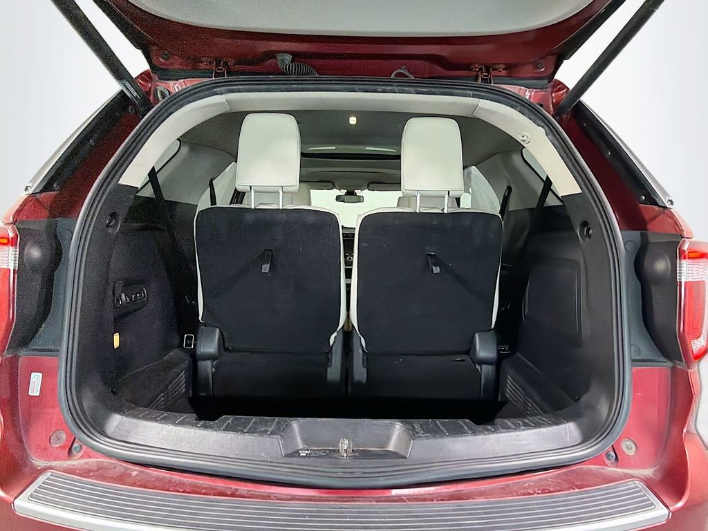 Used 2018 Ford Explorer Platinum image 30