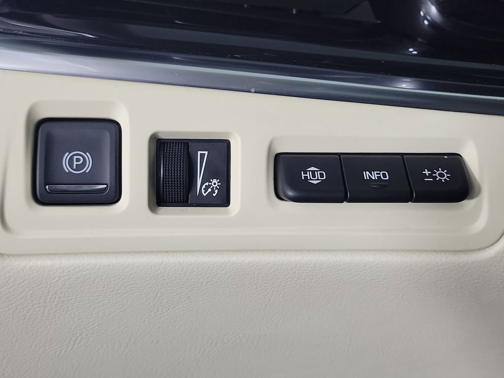 Certified 2023 Cadillac XT6 Premium Luxury w/ Technology Package image 33