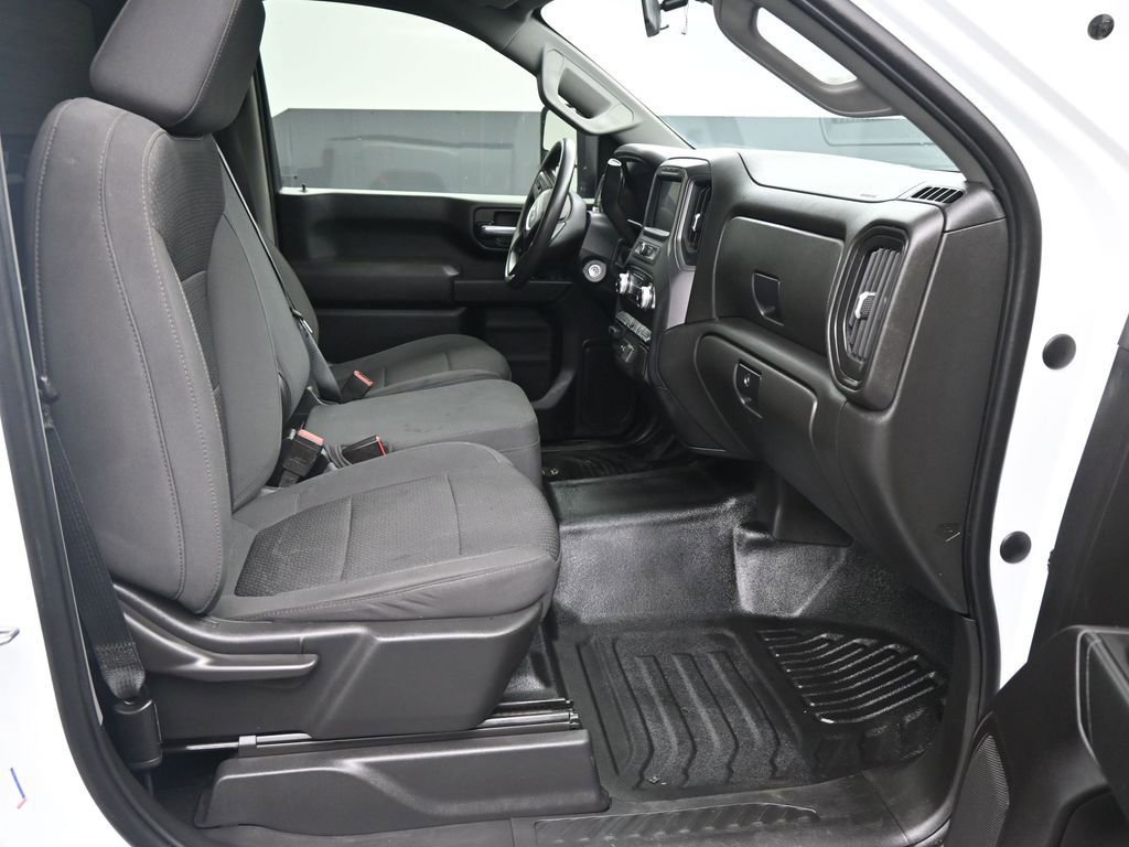 Used 2022 GMC Sierra 2500 Pro w/ Convenience Package image 8