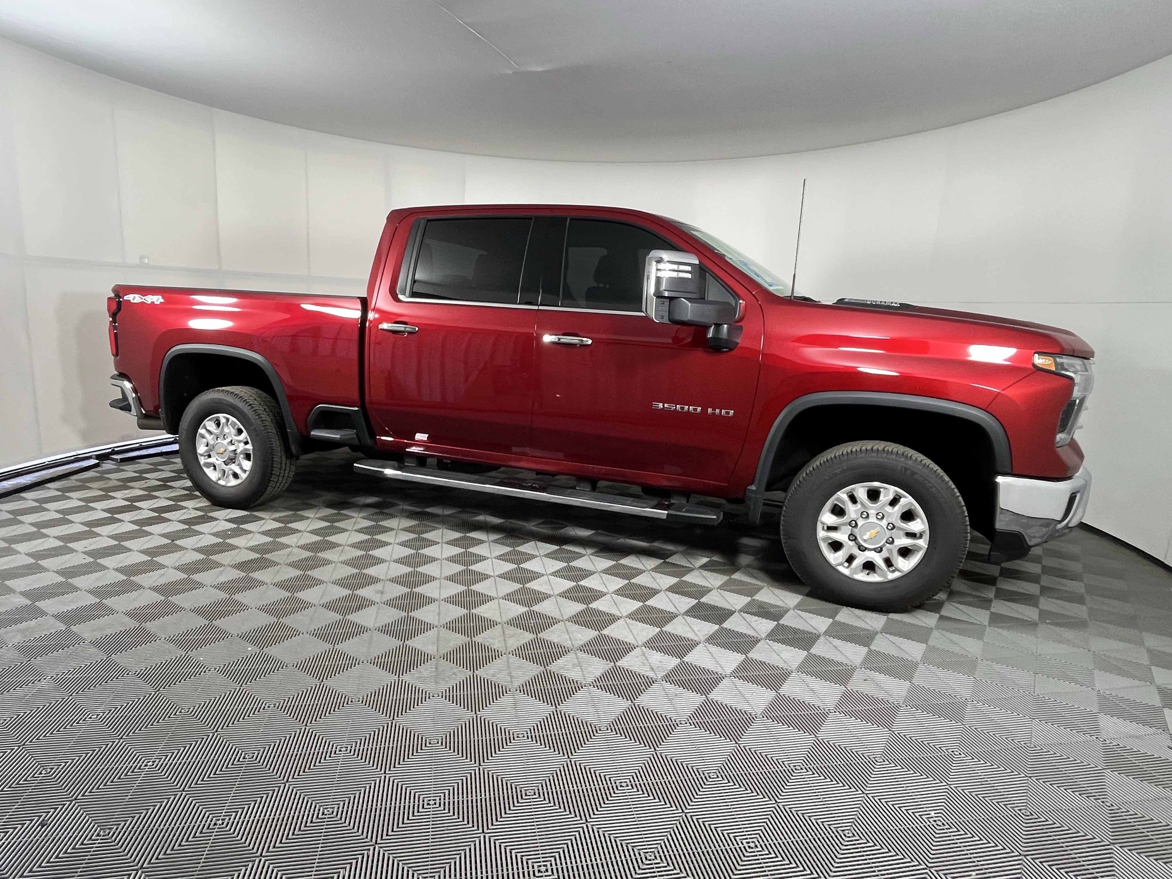 Used 2025 Chevrolet Silverado 3500 LTZ image 6
