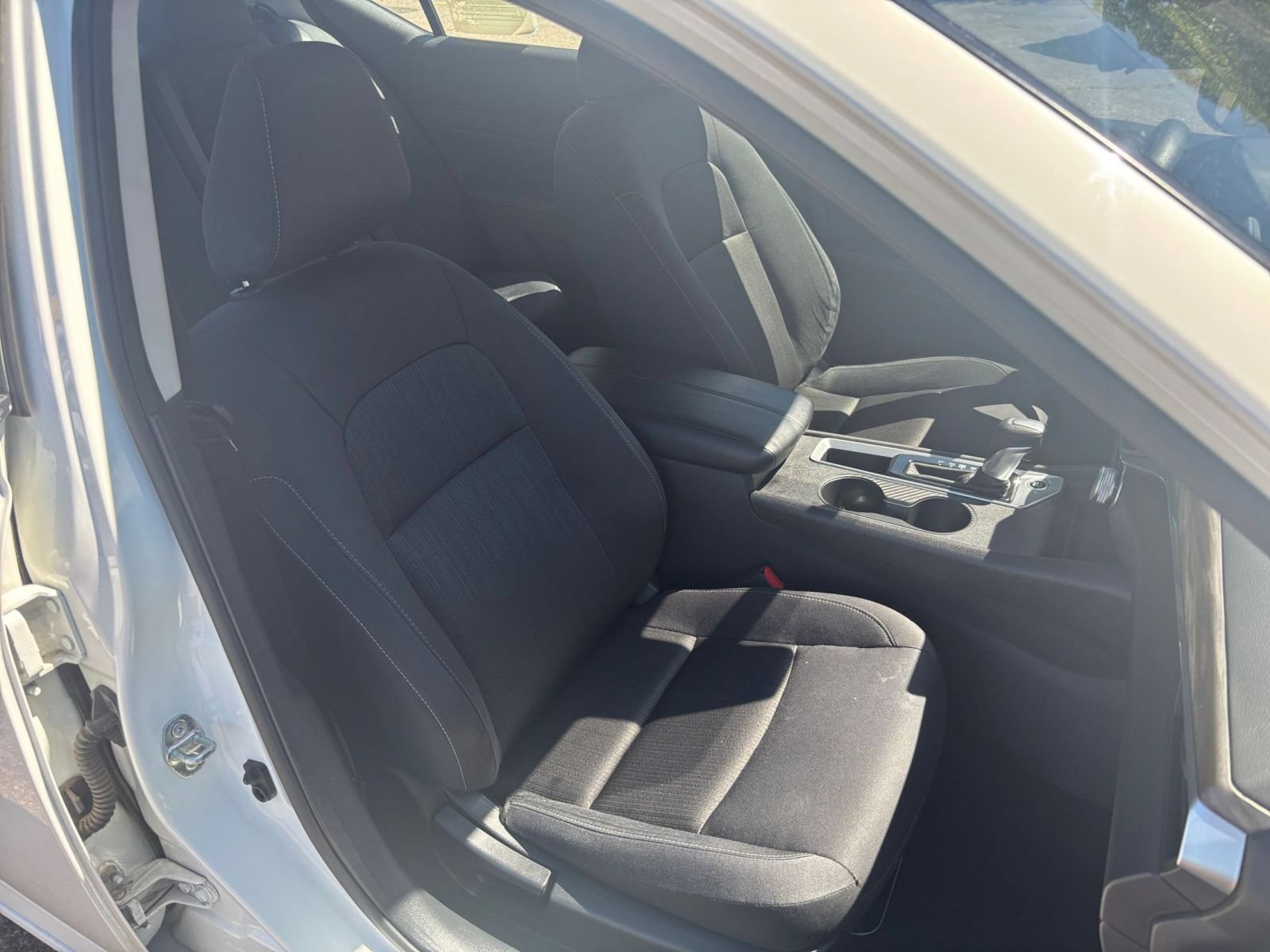 Used 2025 Nissan Altima 2.5 SV FWD image 34