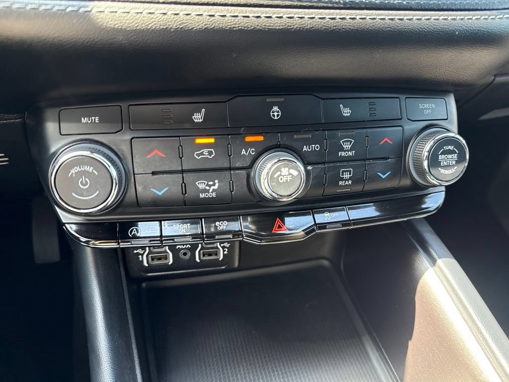 Certified 2023 Dodge Durango SXT w/ Trailer Tow Group IV AWD/4WD image 22