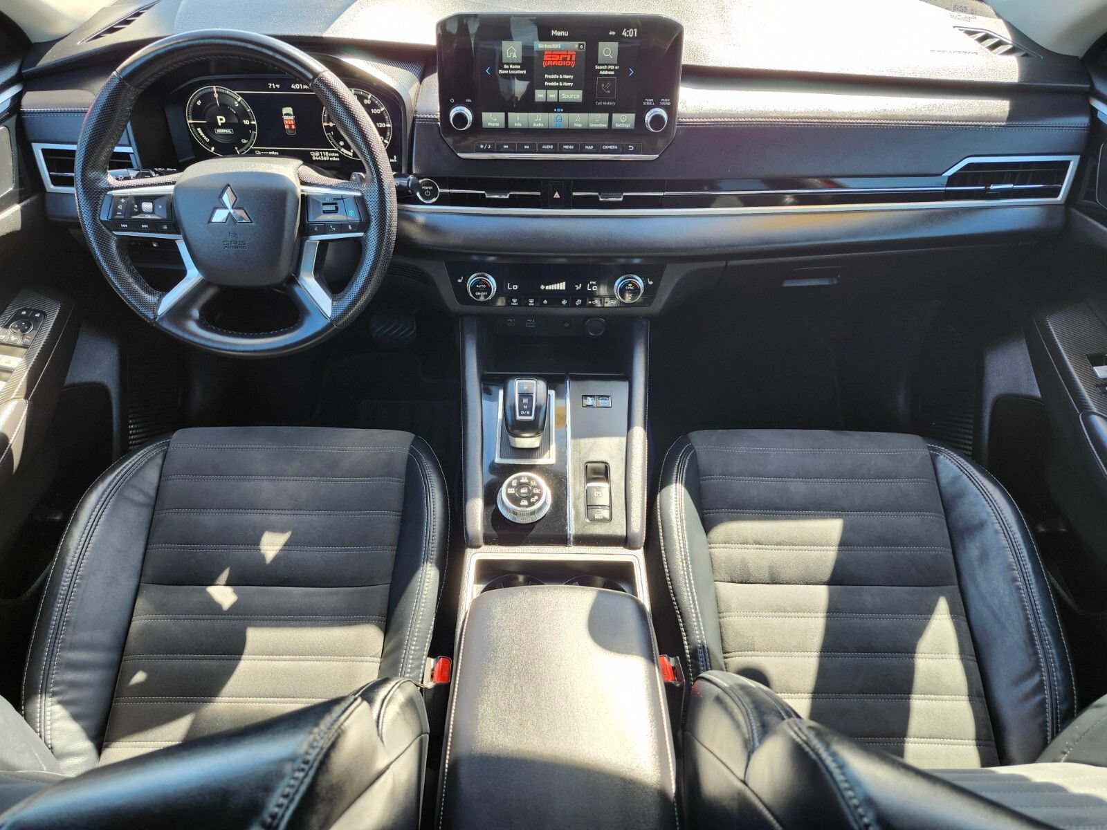 Used 2023 Mitsubishi Outlander SE AWD/4WD image 11