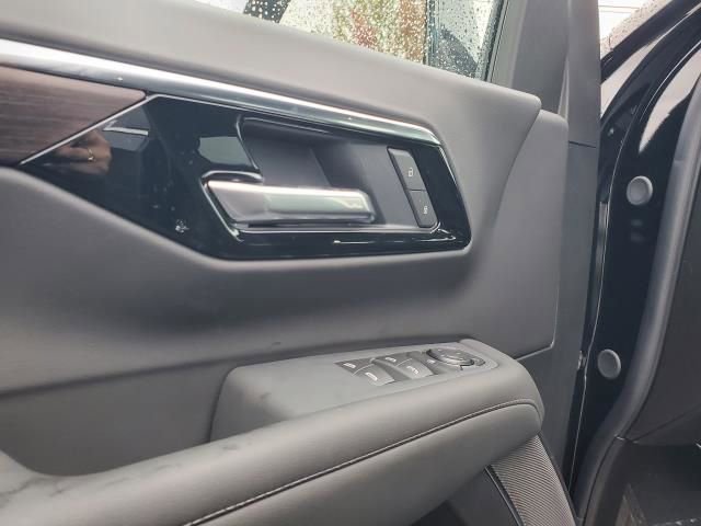 New 2026 Chevrolet Suburban LS image 8