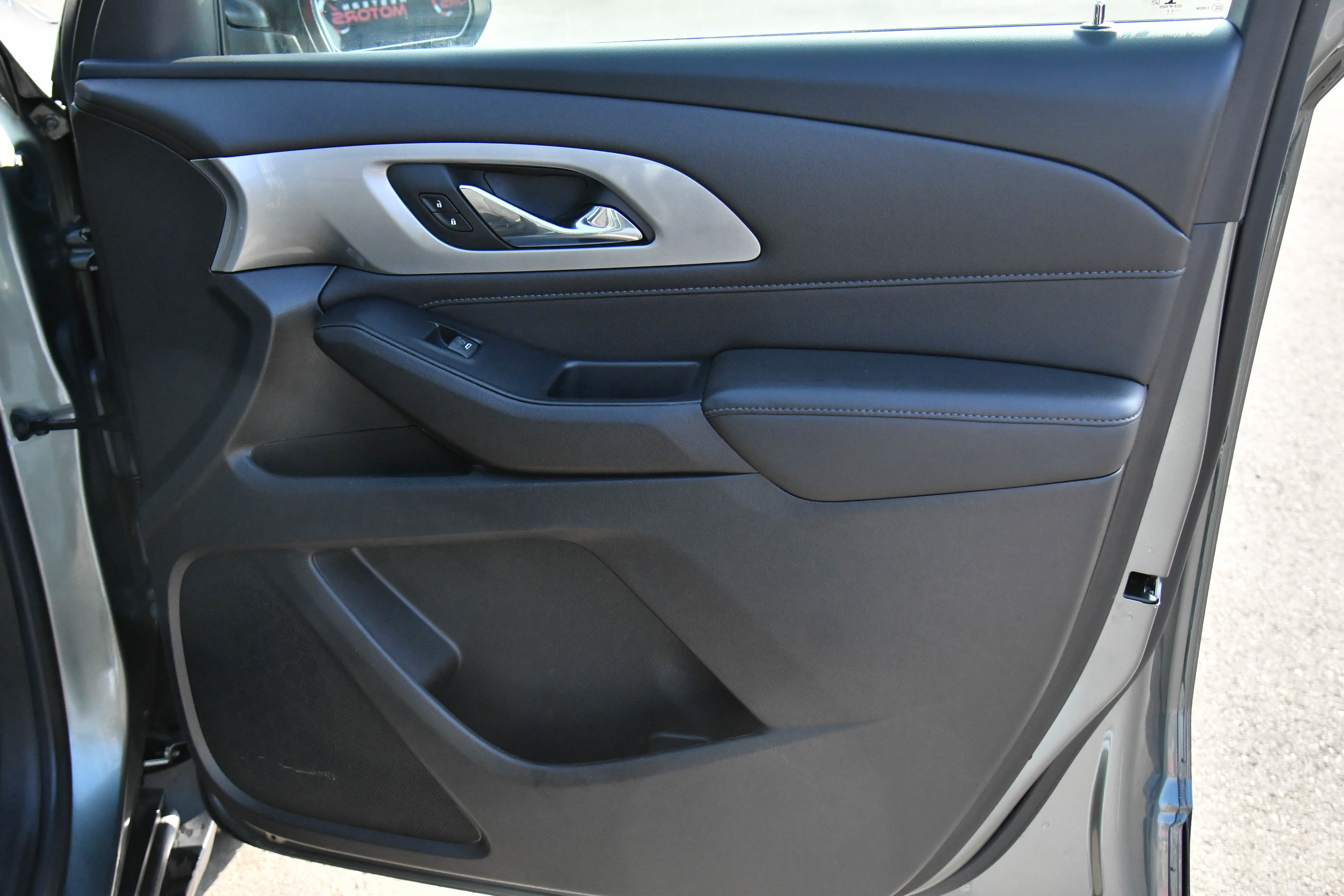 Used 2022 Chevrolet Traverse LT image 42